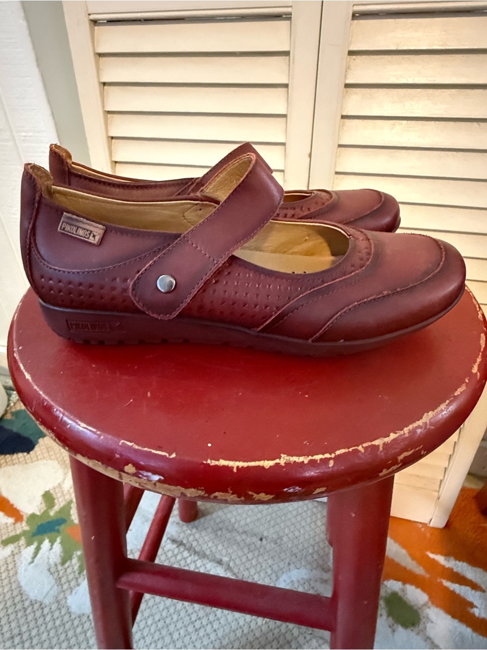 PIKOLINOS Women's Mary Jane Flats in Burgundy